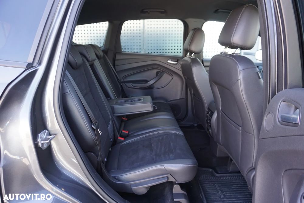 Ford Kuga 2.0 TDCi 4WD Powershift ST-Line - 9