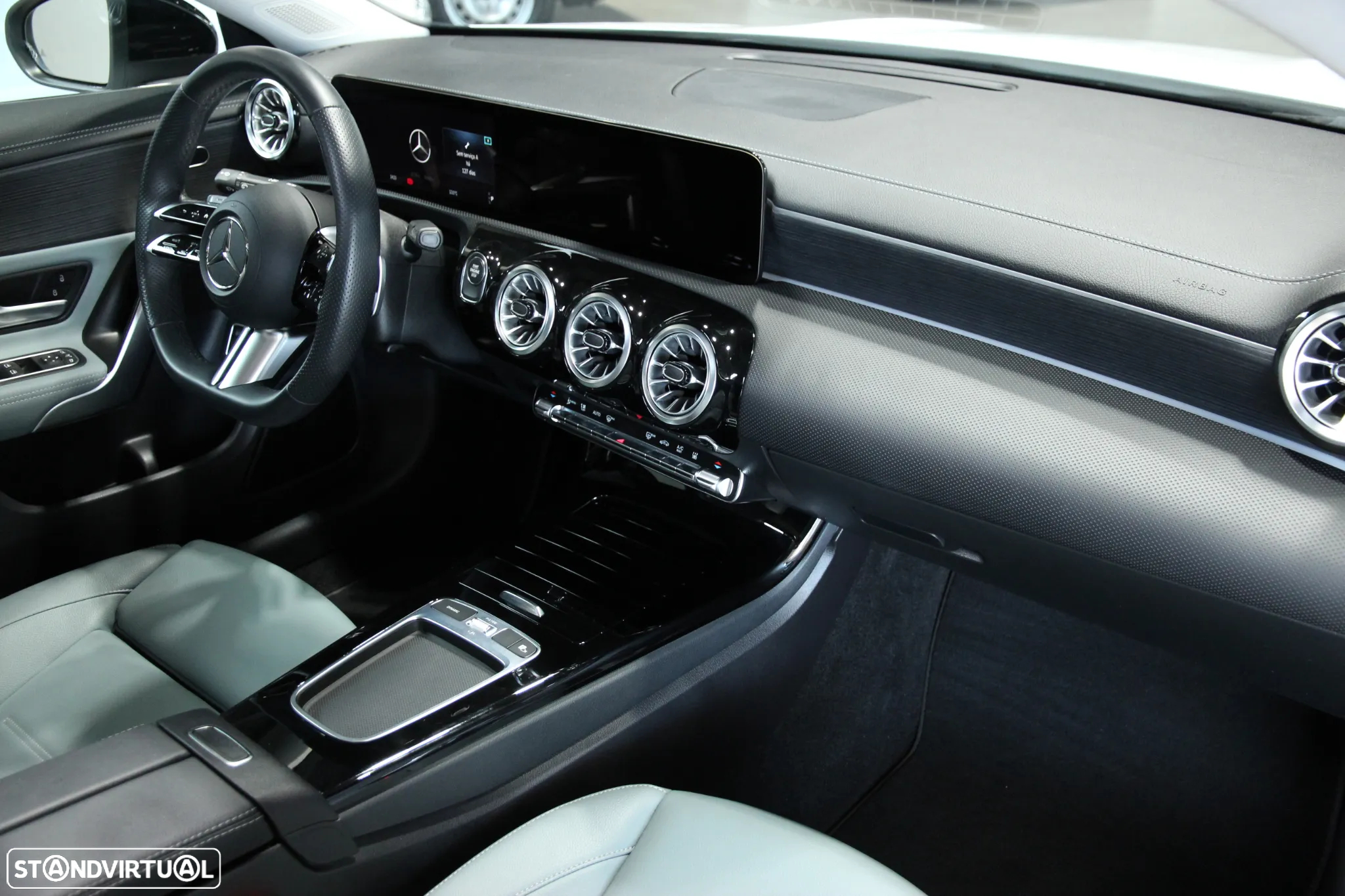 Mercedes-Benz CLA 250 e Shooting Brake AMG Line - 9