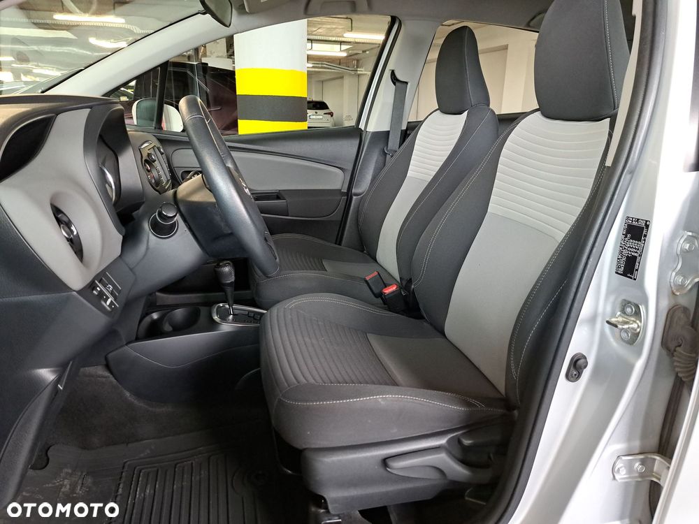 Toyota Yaris - 12