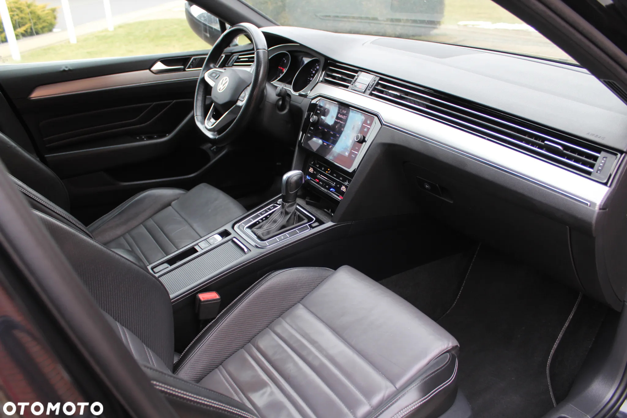 Volkswagen Passat Variant 2.0 TDI SCR DSG 4Motion Business - 14