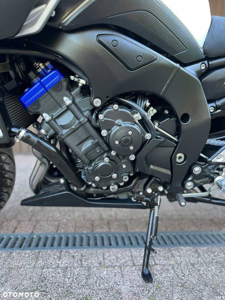 Yamaha FZ8 - 8