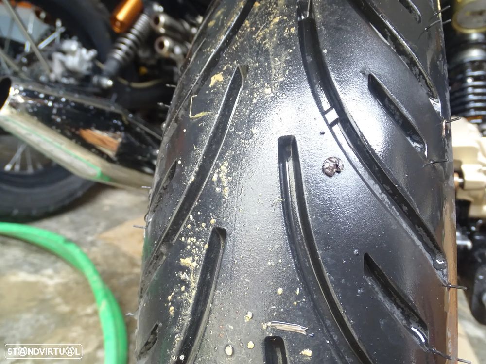 Royal Enfield Continental GT 650 - 21