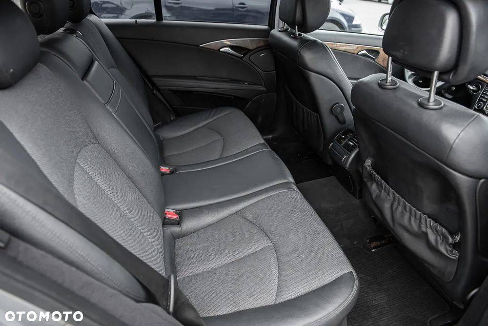 Mercedes-Benz Klasa E 220 CDI Automatik Avantgarde - 24