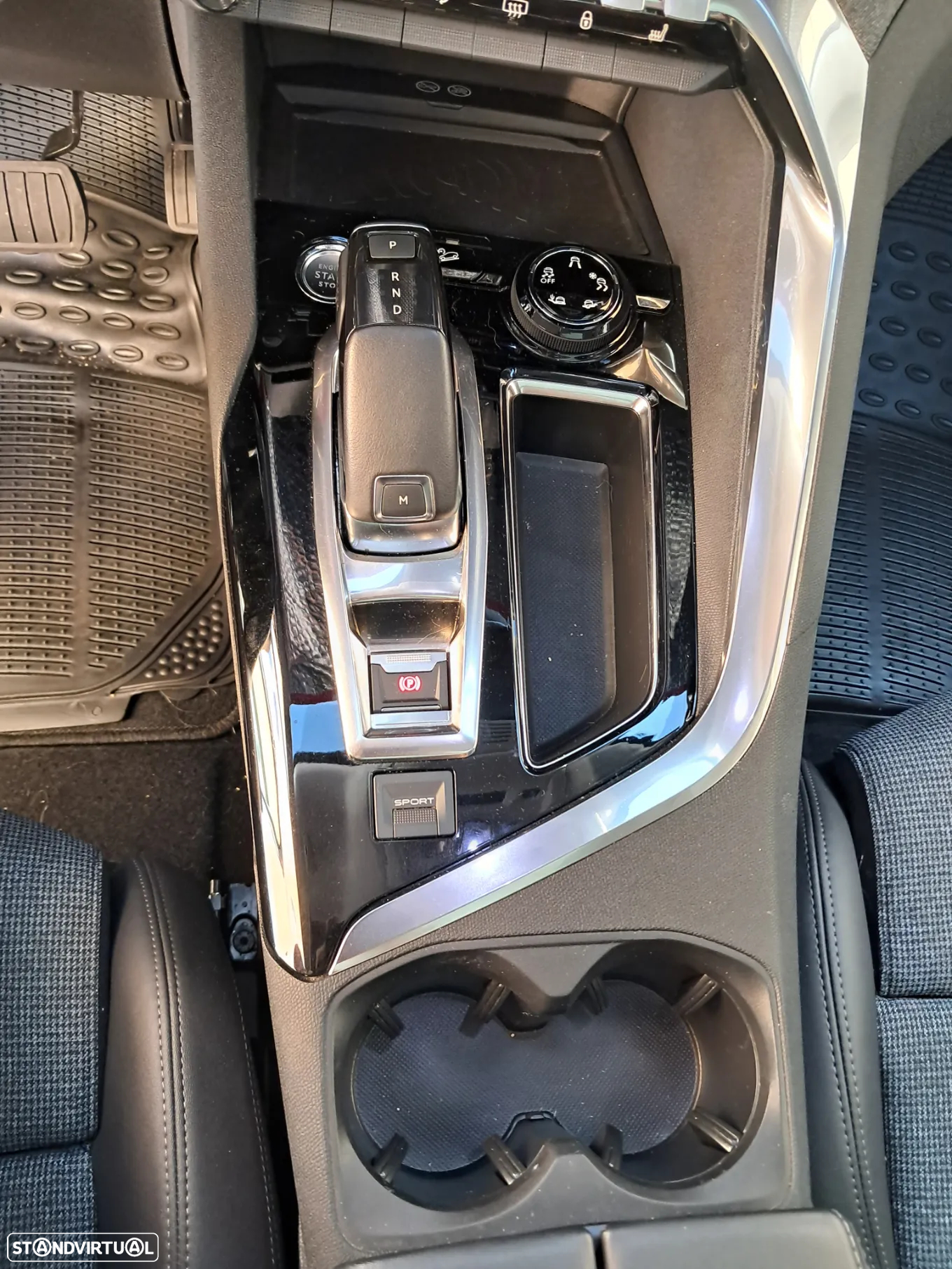 Peugeot 5008 1.2 PureTech Allure EAT8 - 18