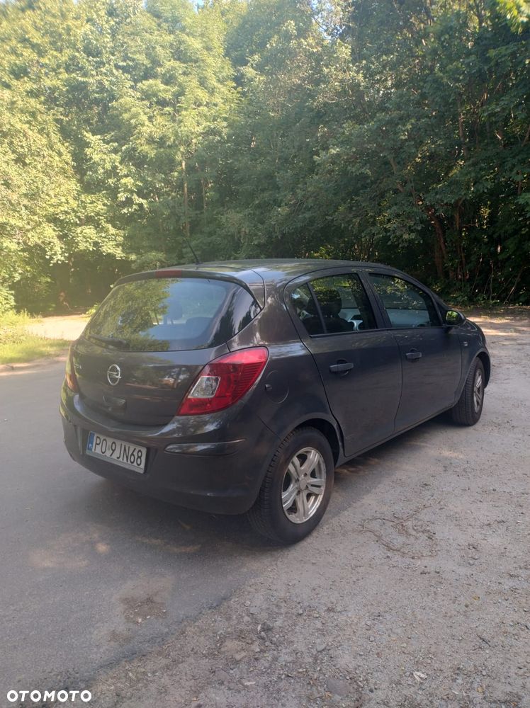 Opel Corsa 1.2 16V Cosmo - 3