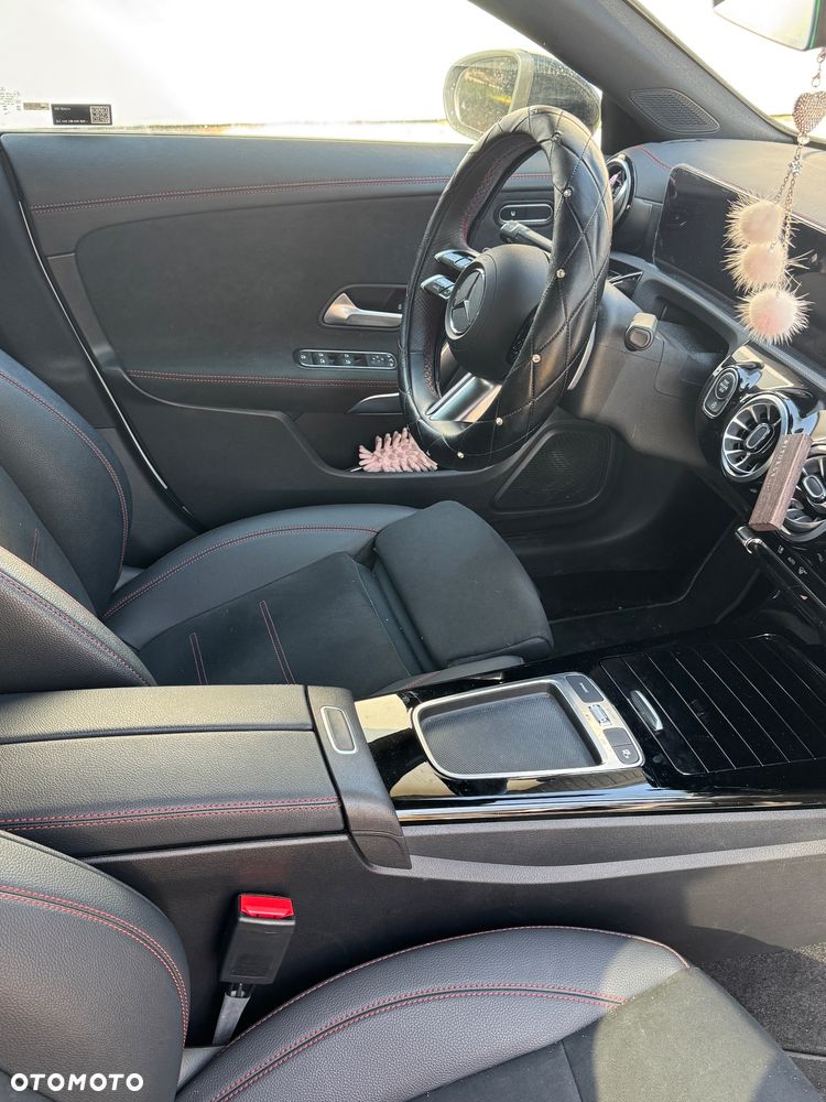 Mercedes-Benz CLA 200 AMG Line 7G-DCT - 7