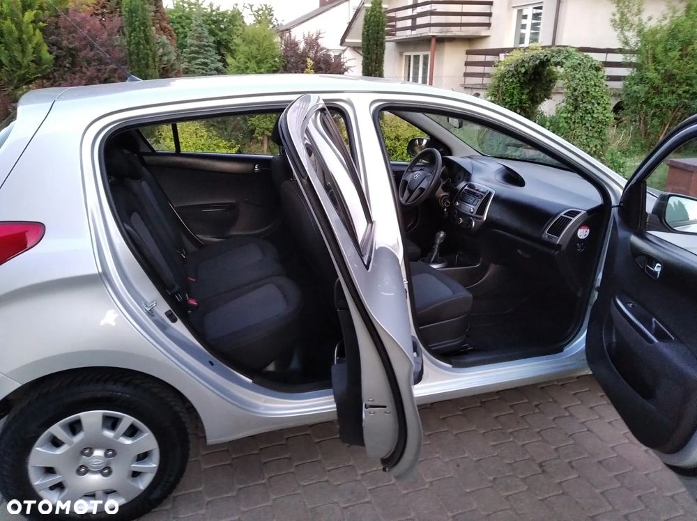 Hyundai i20 1.4 Comfort EU5 - 27