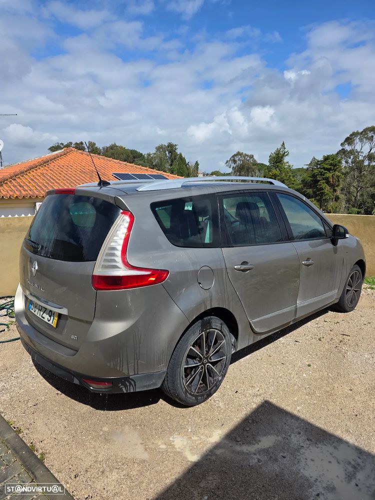 Renault Grand Scénic Energy dCi 130 Start & Stop Bose Edition - 4