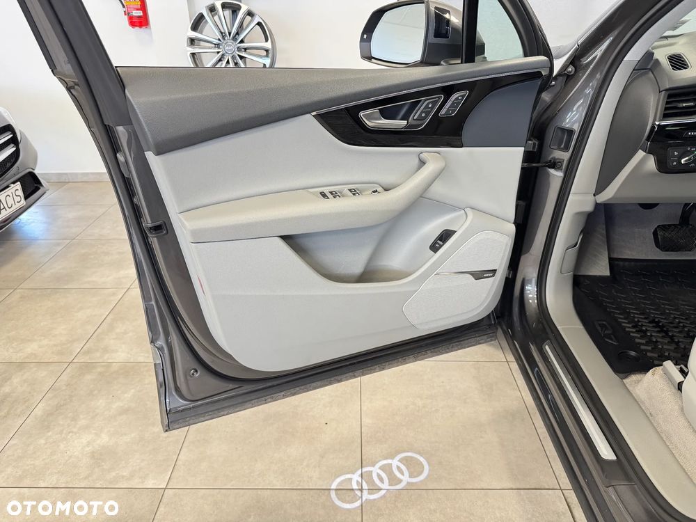 Audi Q7 - 11