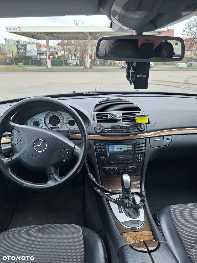 Mercedes-Benz Klasa E 240 4Matic Avantgarde - 14