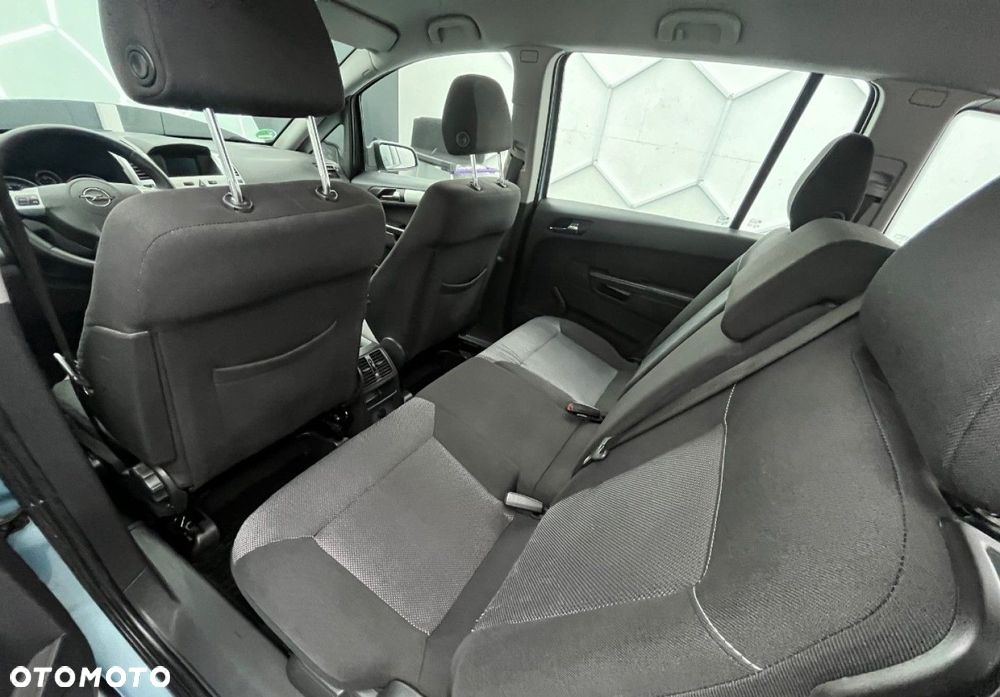 Opel Zafira - 23