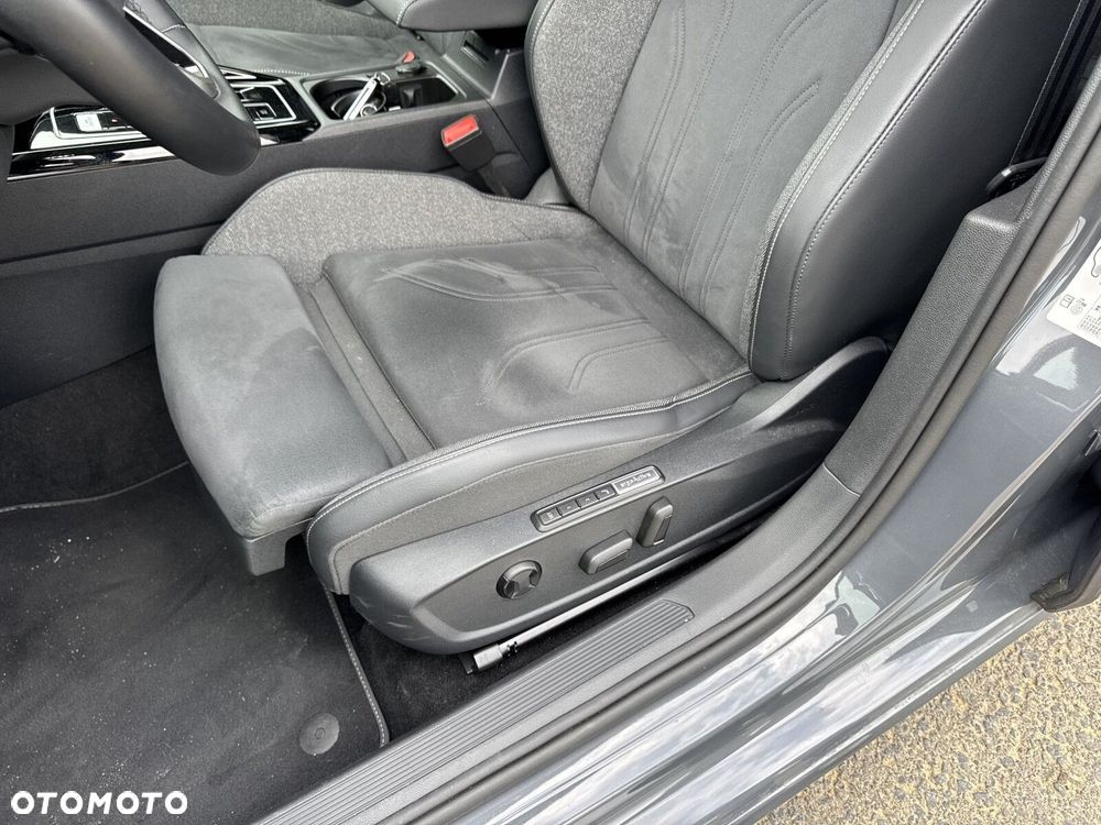 Volkswagen Golf Variant - 13