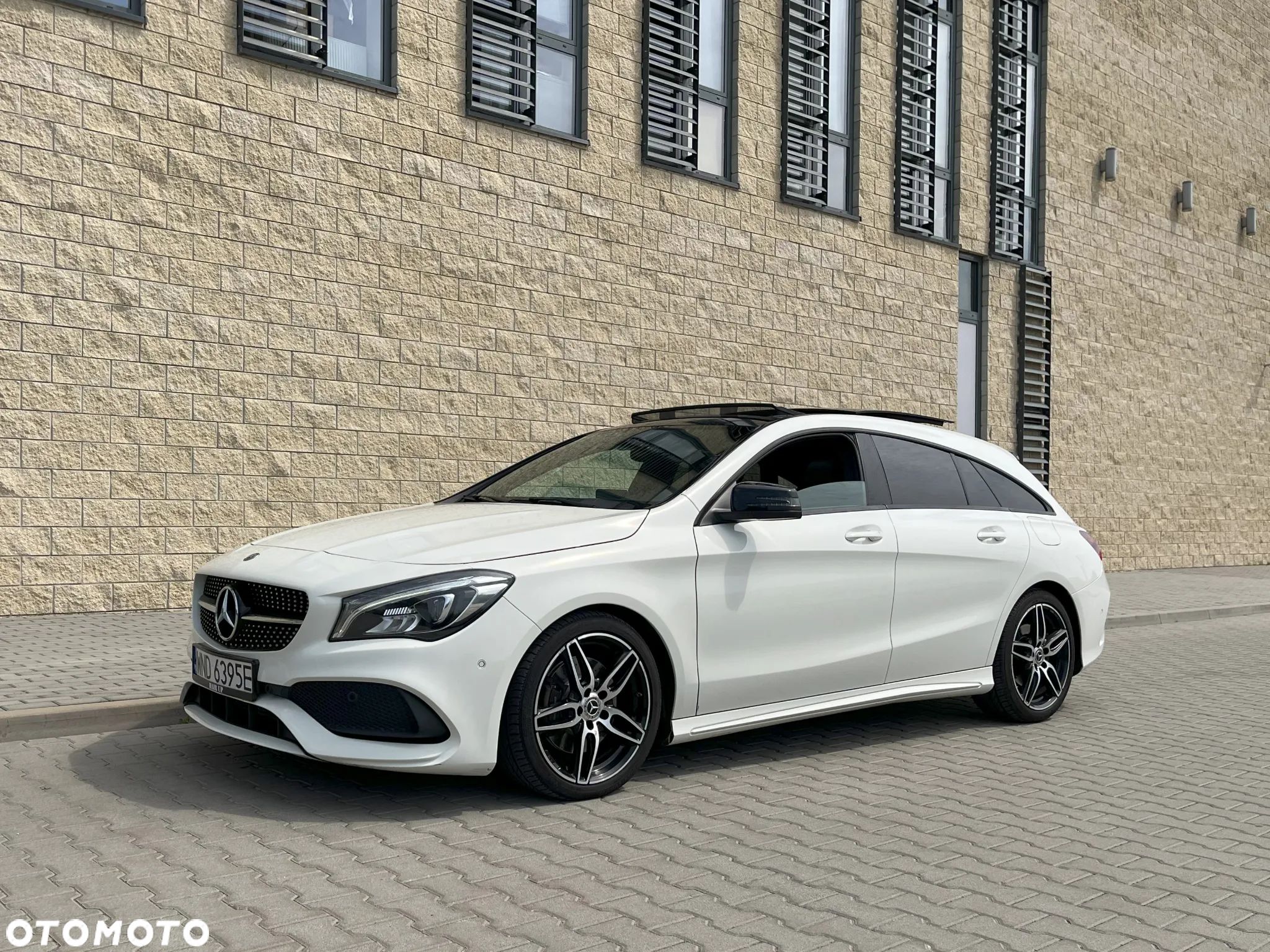 Mercedes-Benz CLA 220 4-Matic AMG Line - 1