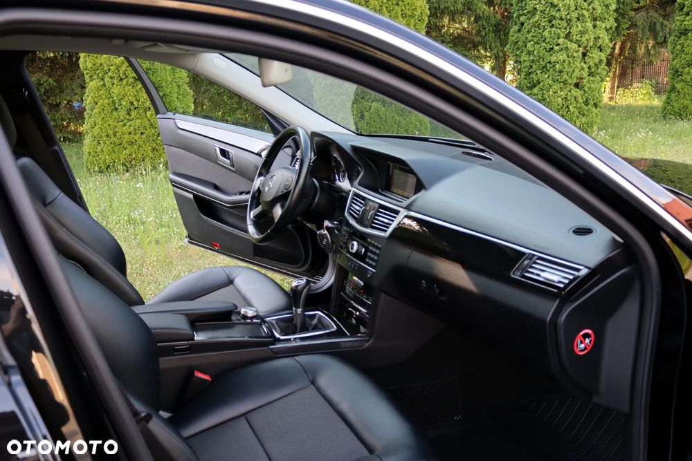 Mercedes-Benz Klasa E 200 CGI BlueEffICIENCY Avantgarde - 40
