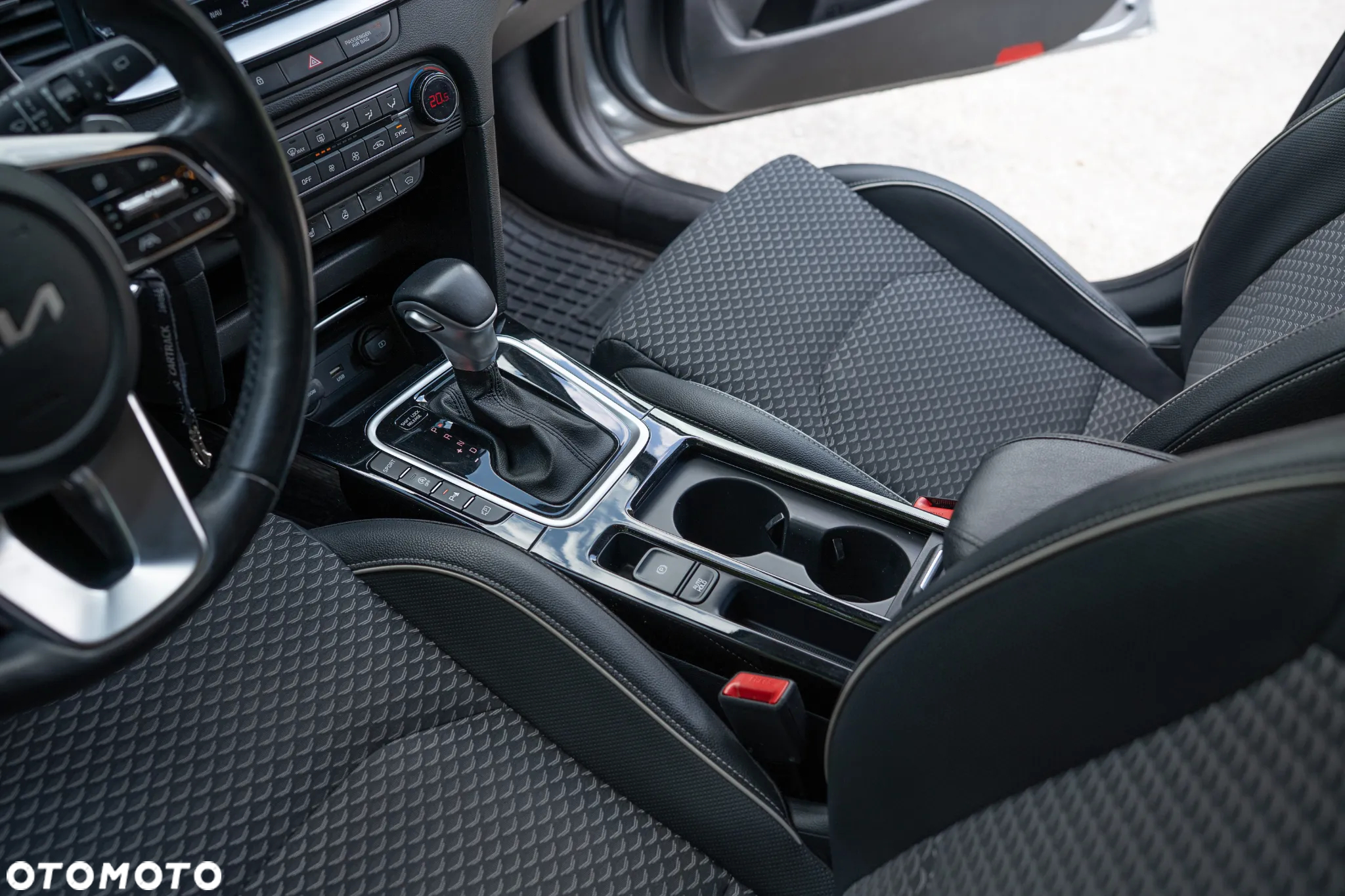 Kia Ceed 1.5 T-GDI Business Line DCT - 16