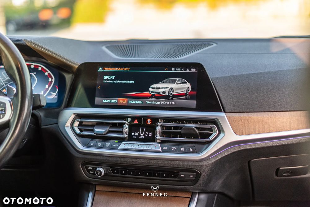 BMW Seria 3 M340i xDrive - 24