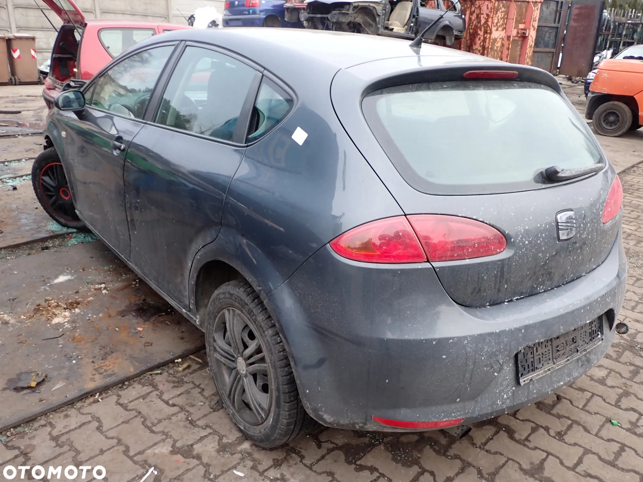 CZĘŚCI -Seat Leon II 1,9TDI BXE 105KM 5B JCR HB 5D 2007r. lakier LS7Z INDEX - 8106 - 3