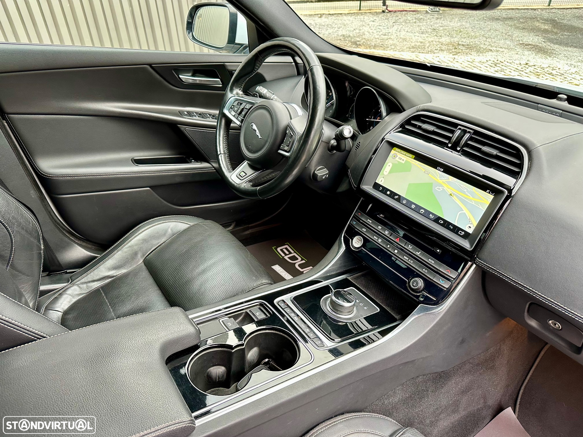 Jaguar XE 2.0 D R-Sport AWD Aut. - 10