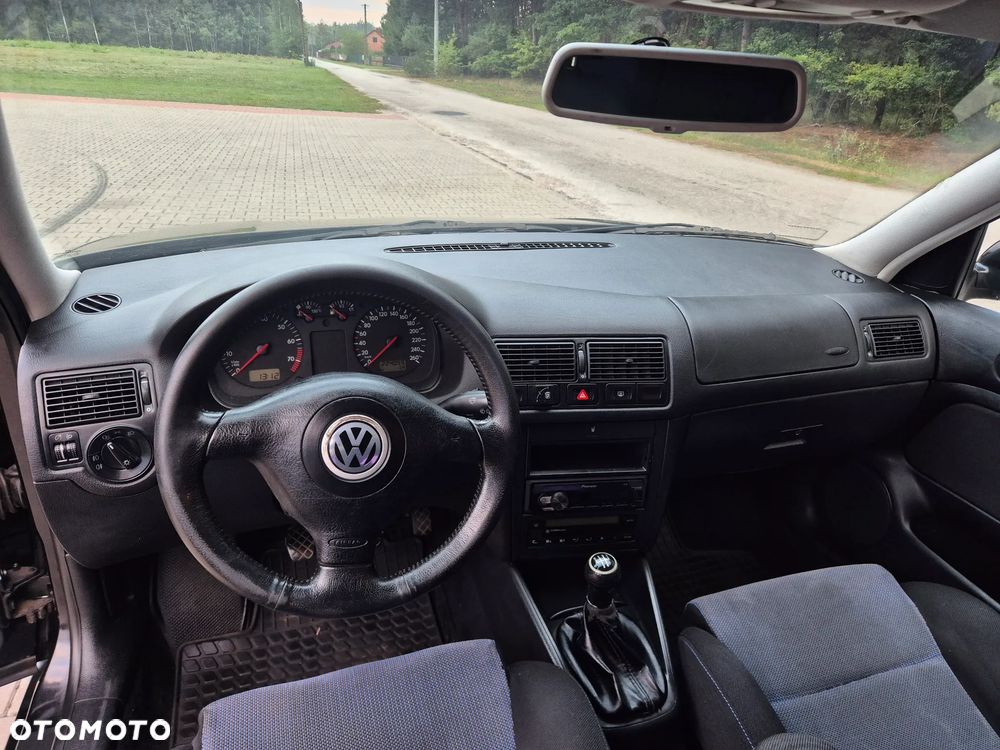 Volkswagen Golf 1.6 - 13