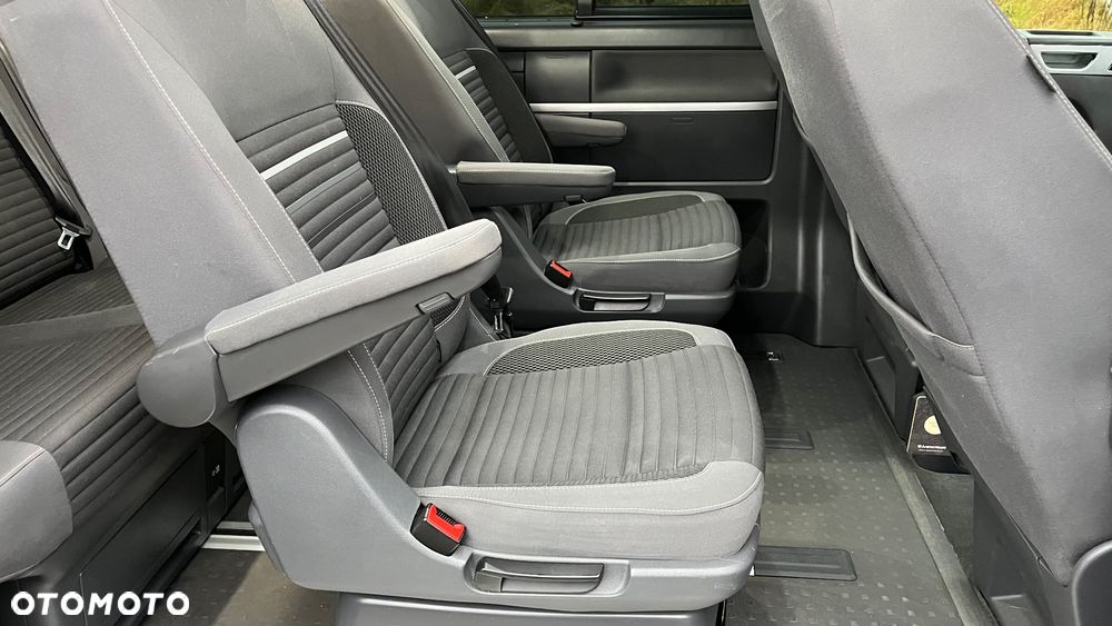 Volkswagen Multivan - 22