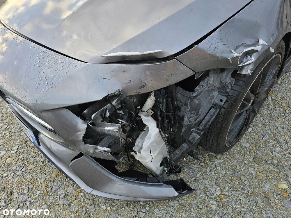 Mercedes-Benz CLA 180 7G-DCT AMG Line - 18