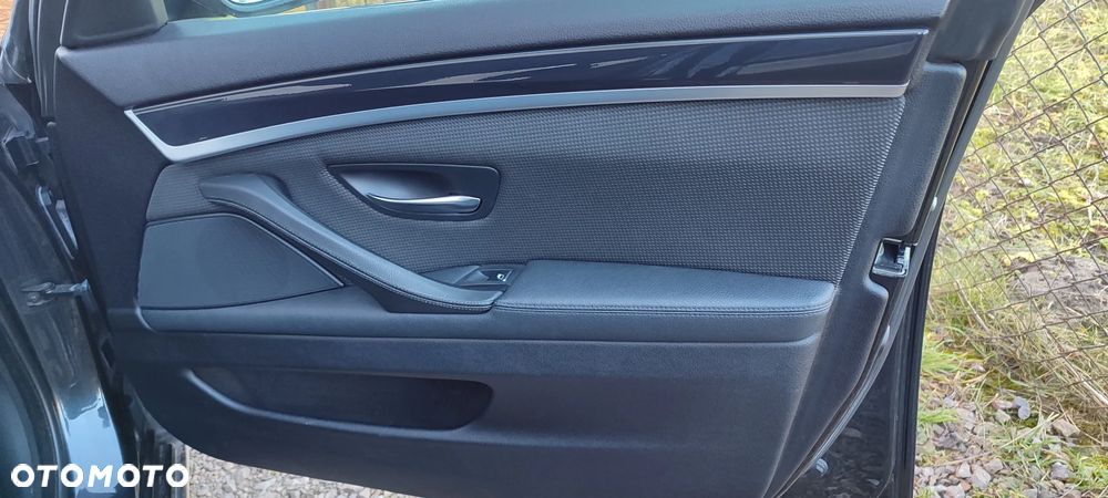 BMW Seria 5 520d - 13