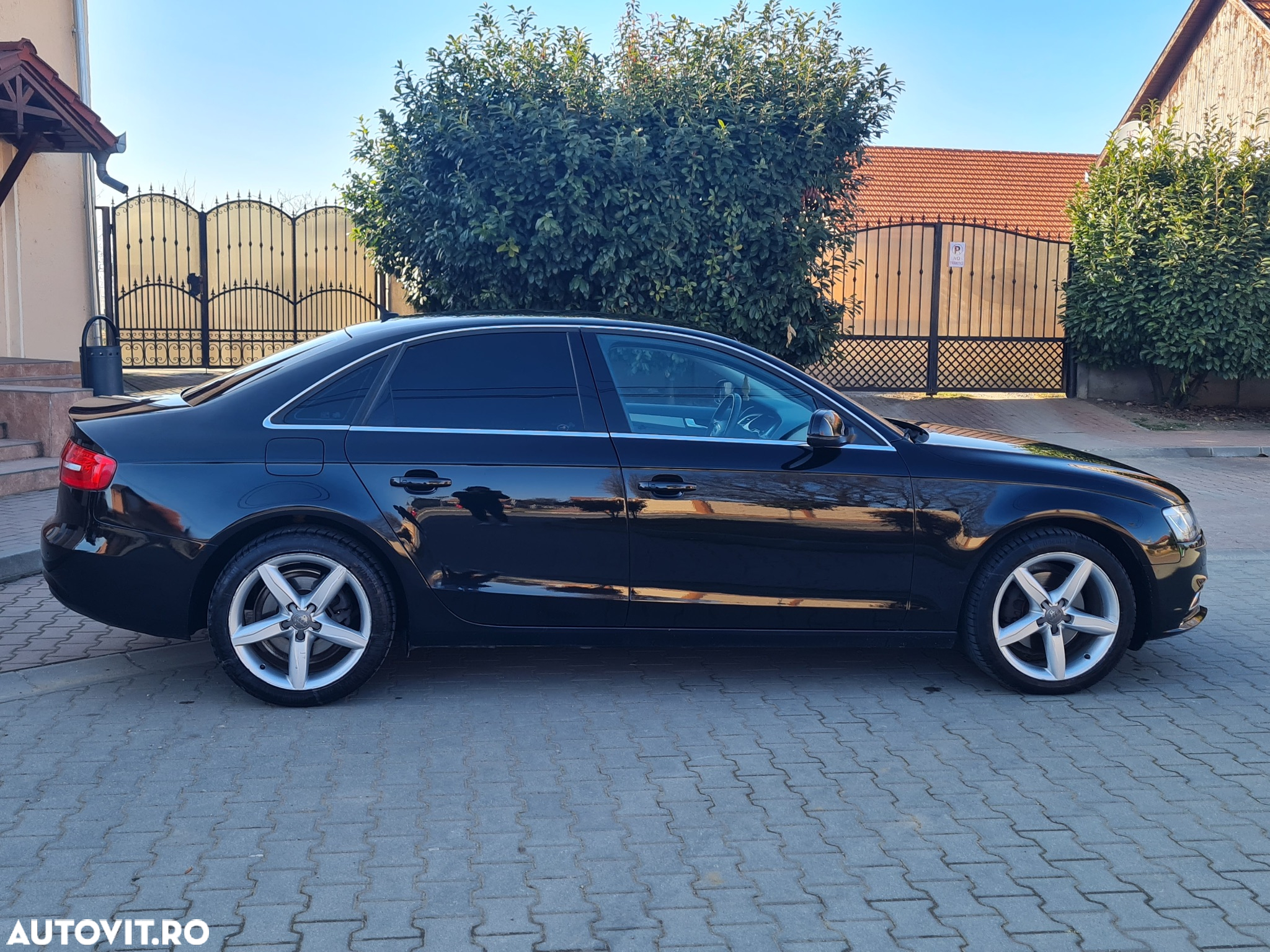Audi A4 2.0 TDI DPF clean diesel multitronic Attraction - 12