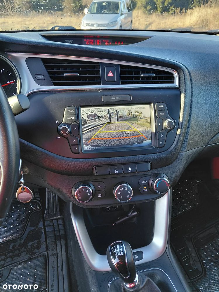 Kia Ceed - 8