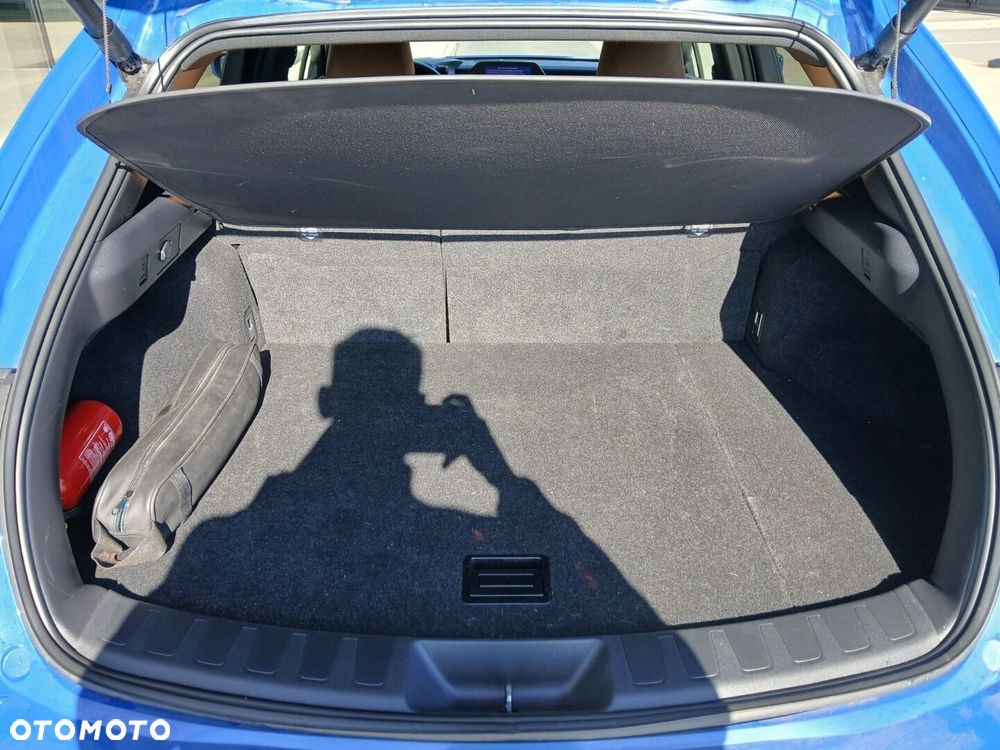 Lexus UX 250h GPF Business 2WD - 38