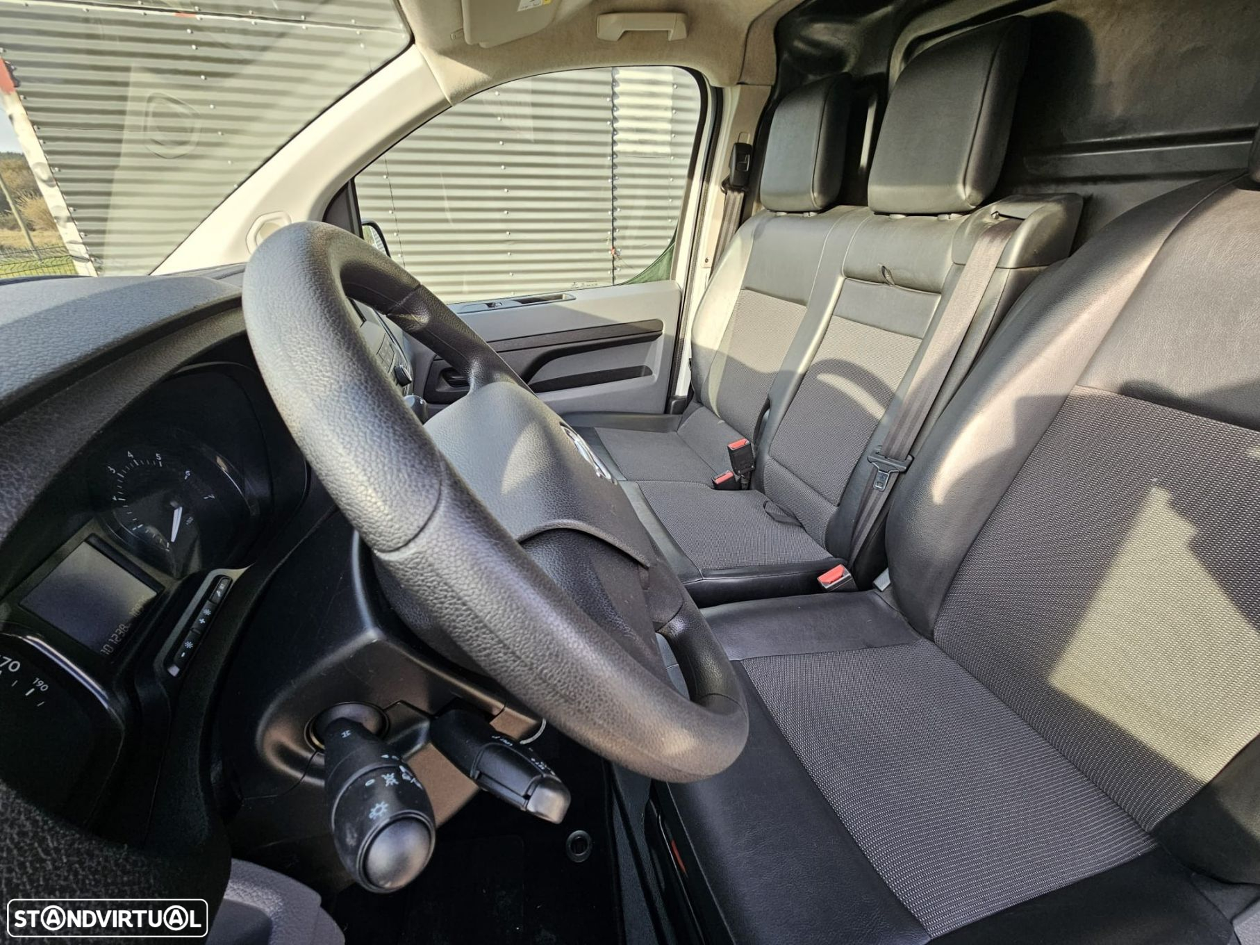 Opel Vivaro 1.5 CDTi L2H1 Essentia - 13