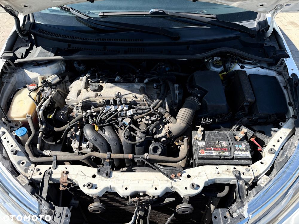 Toyota Corolla 1.6 Prestige EU6 - 19