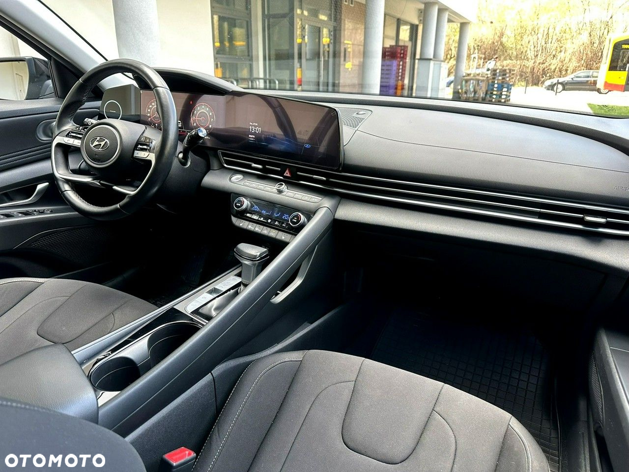 Hyundai Elantra 1.6 Executive CVT - 23