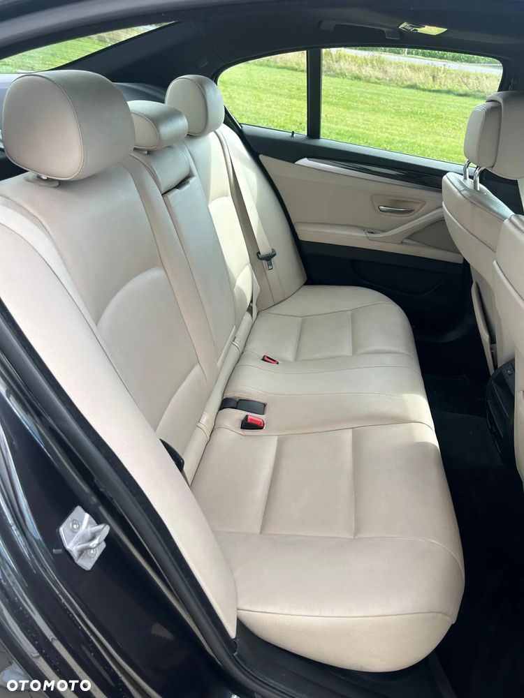 BMW Seria 5 535i xDrive Sport-Aut - 10