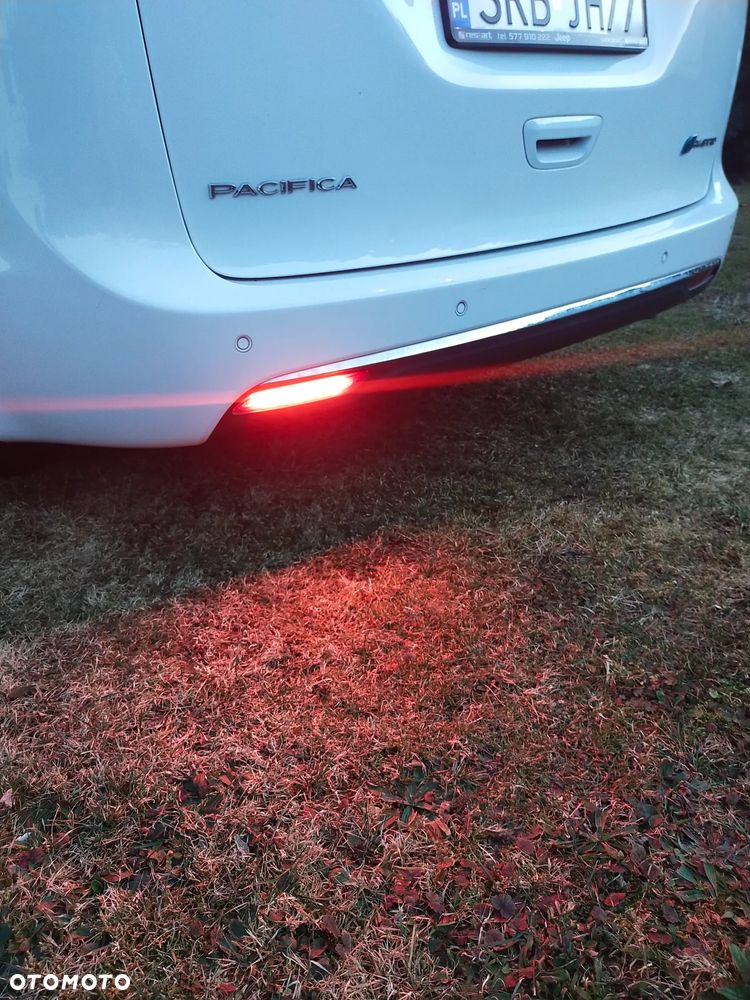 Chrysler Pacifica - 20