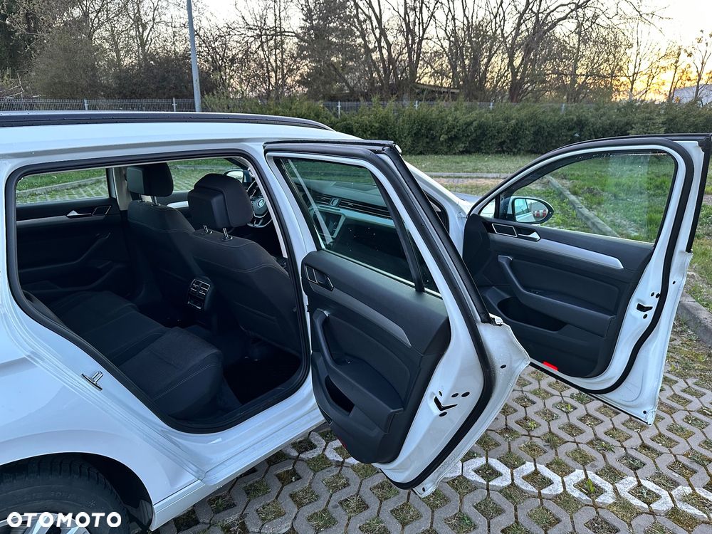 Volkswagen Passat 2.0 TDI SCR Comfortline - 9