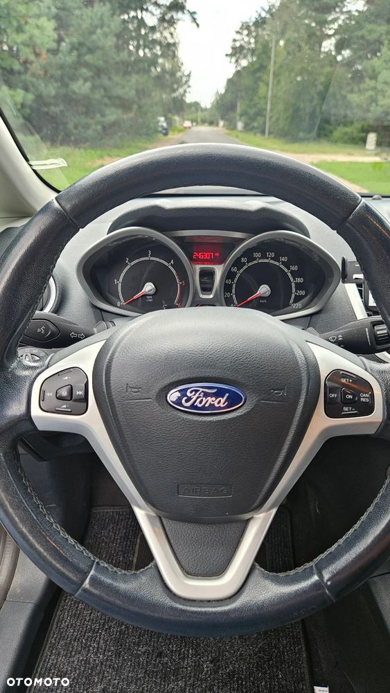 Ford Fiesta 1.6 TDCi Titanium - 9