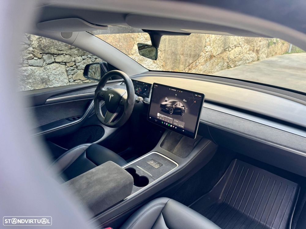 Tesla Model Y Long Range Dual Motor AWD - 55
