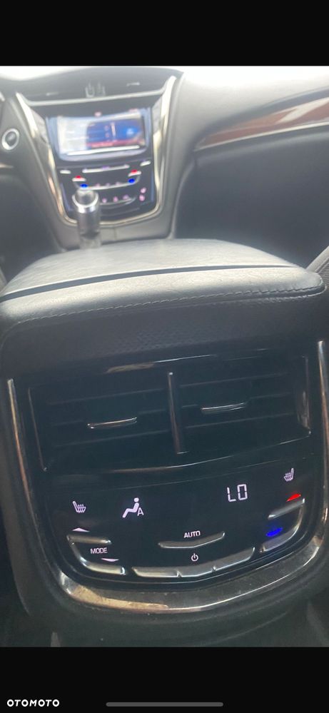 Cadillac CTS - 12