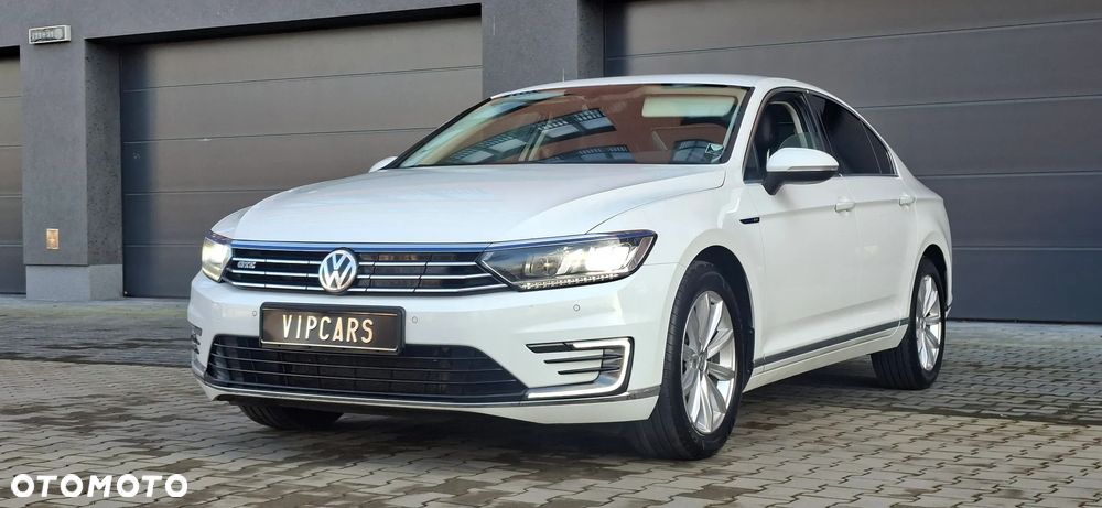 Volkswagen Passat - 15