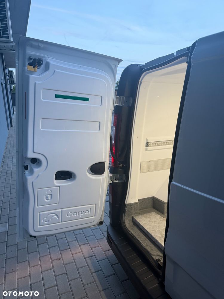 Renault Trafic - 12