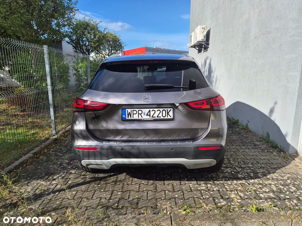Mercedes-Benz GLA 200 Business Edition - 4