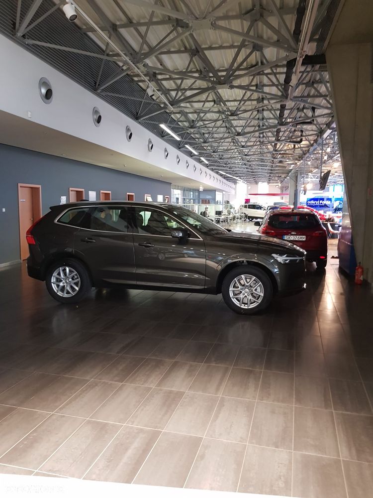 Volvo XC 60 D5 AWD Momentum - 5