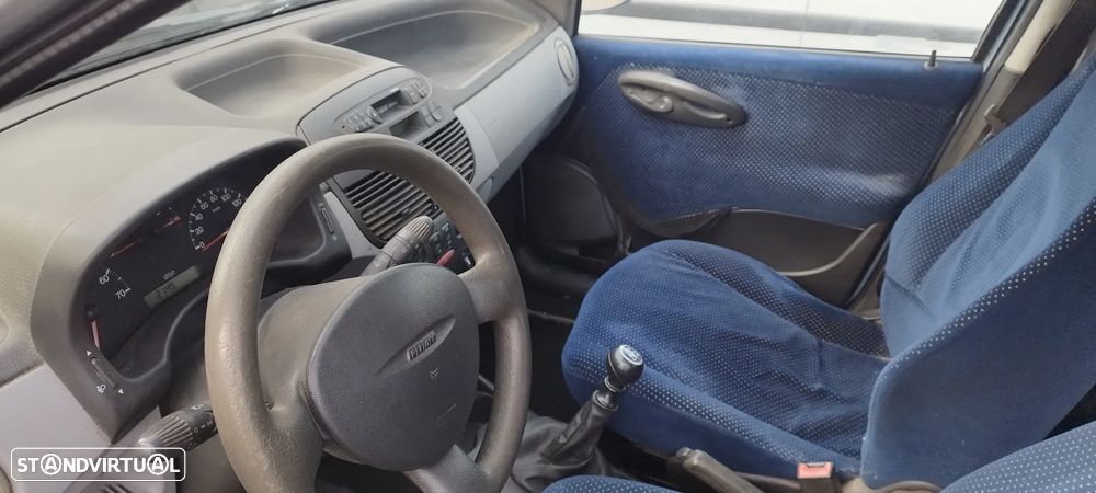 Fiat Punto 1.2 16V HLX - 4