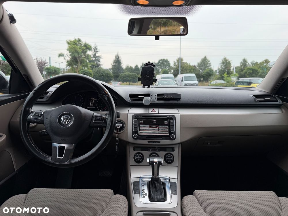 Volkswagen Passat 2.0 TDI DPF DSG Comfortline - 6