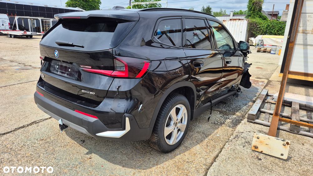 BMW iX1 eDrive20 - 30