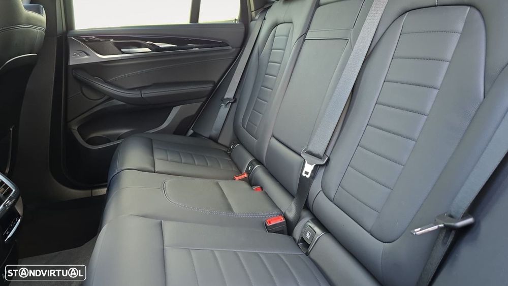 BMW iX3 M Sport Impressive - 14