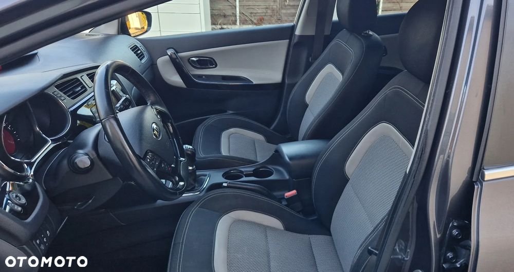 Kia Ceed Cee'd 1.6 GDI Business Line - 17