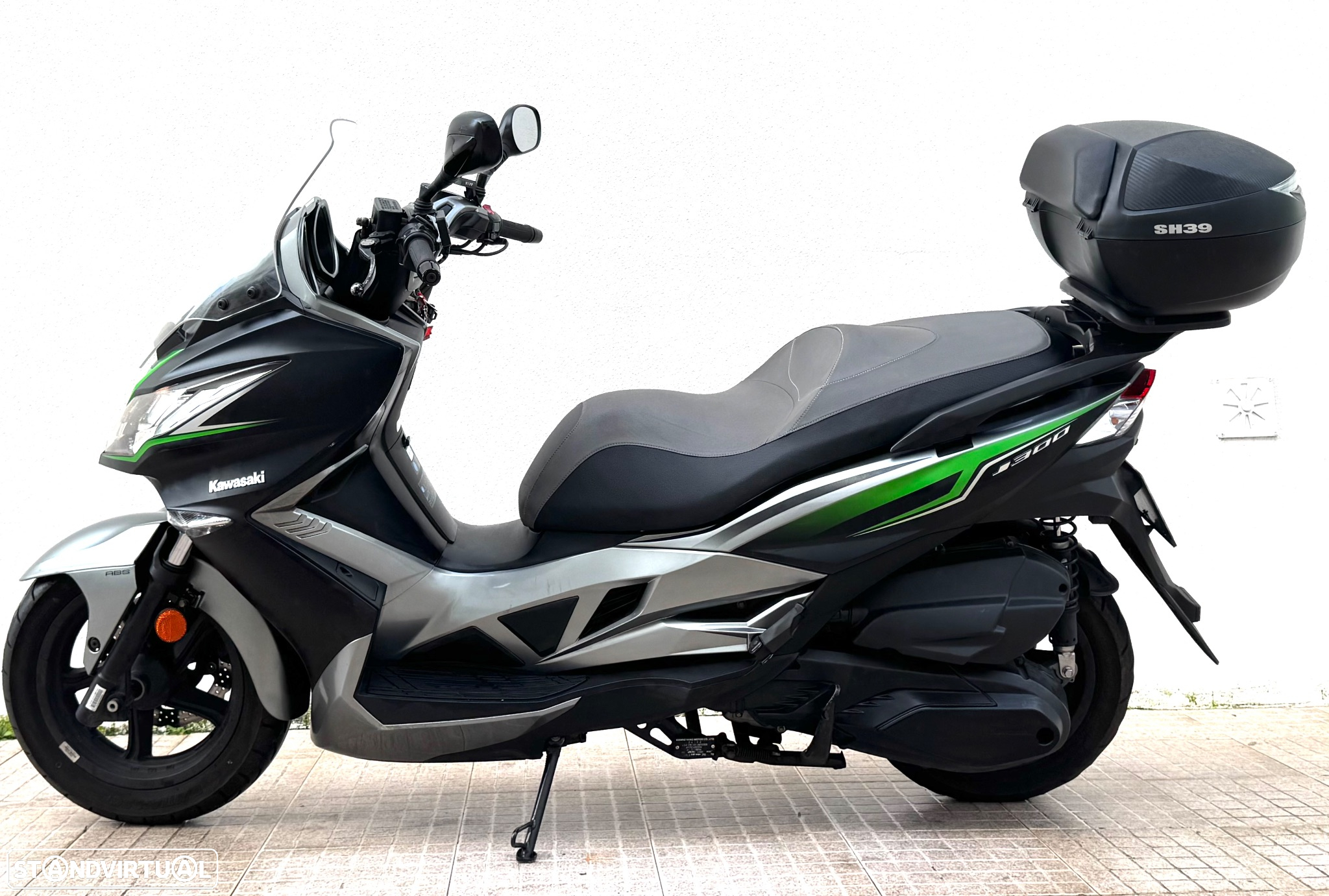 Kawasaki J300 - 8