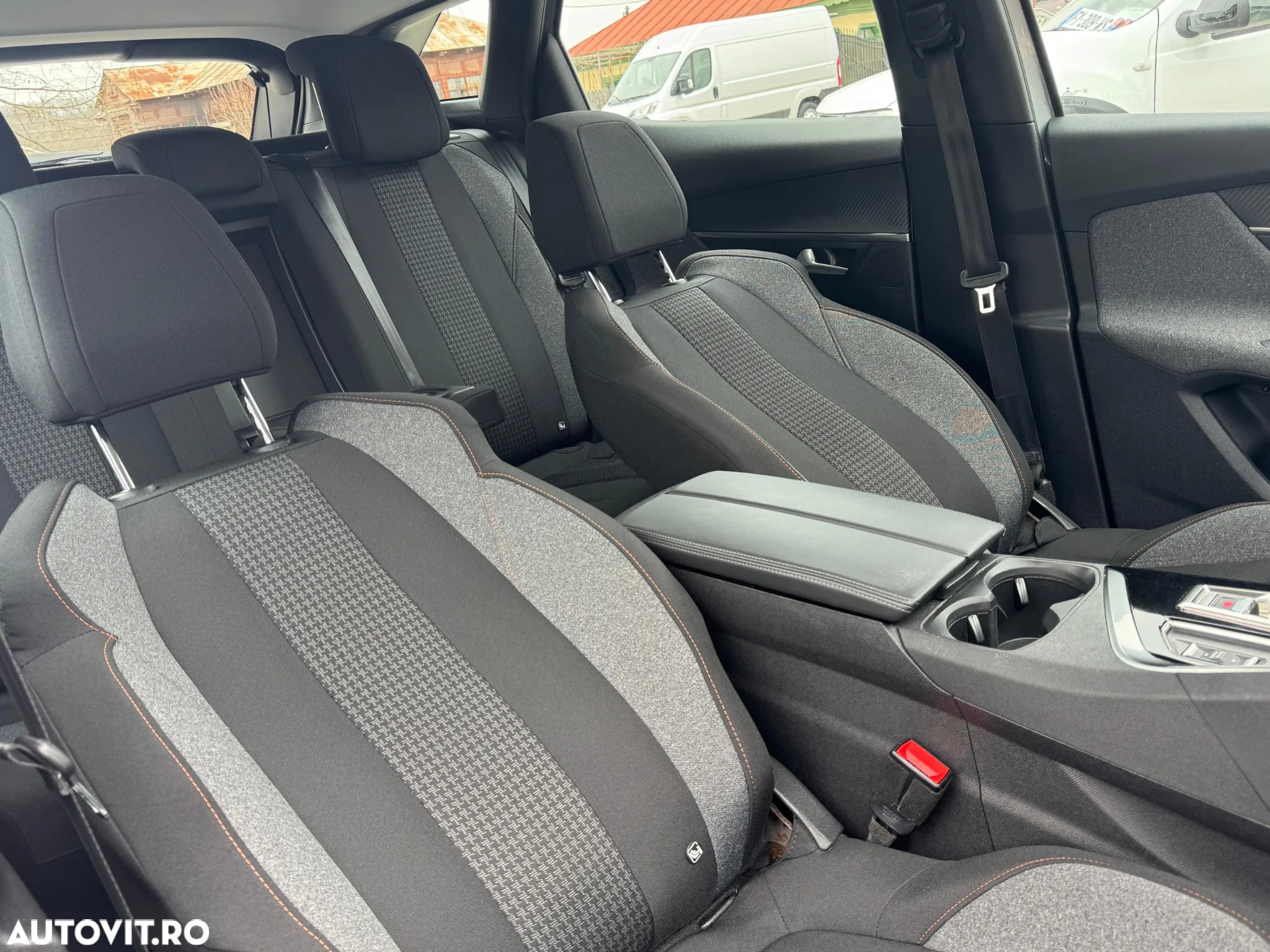 Peugeot 3008 BlueHDi 130 Stop & Start EAT8 Allure - 21