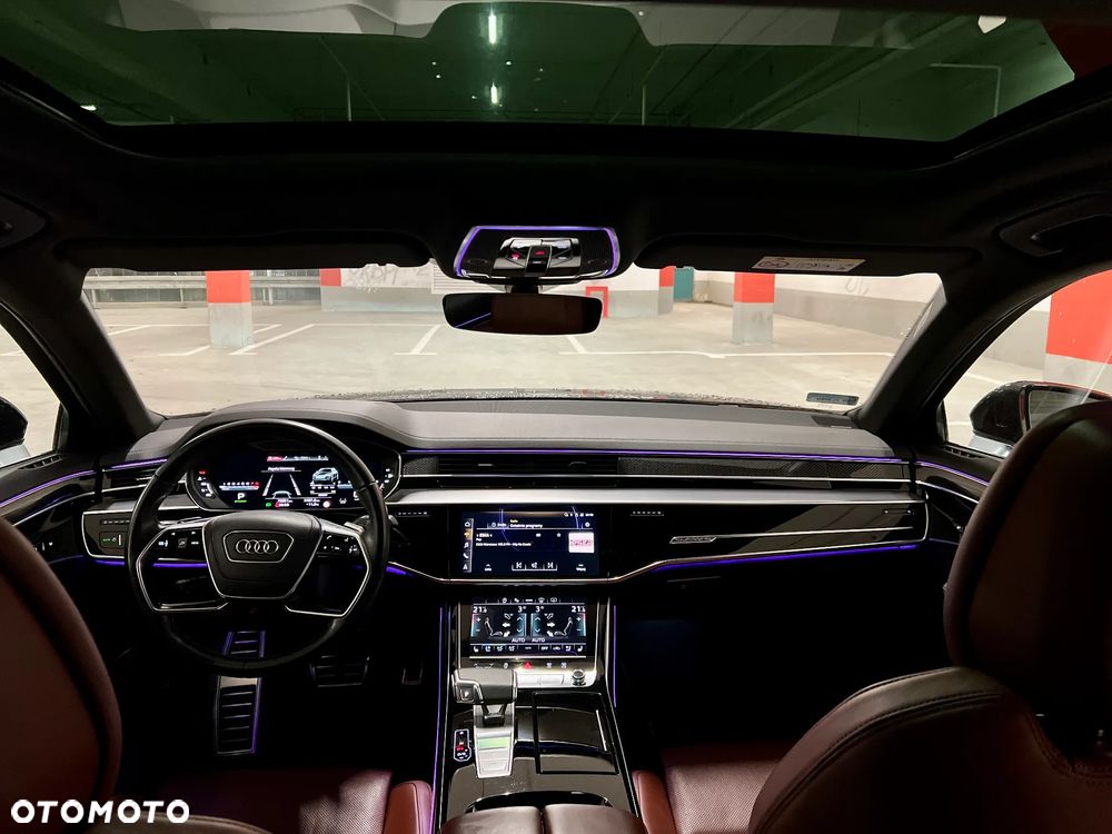 Audi S8 - 12